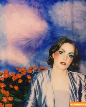 Emma Ruth Rundle photo #0002