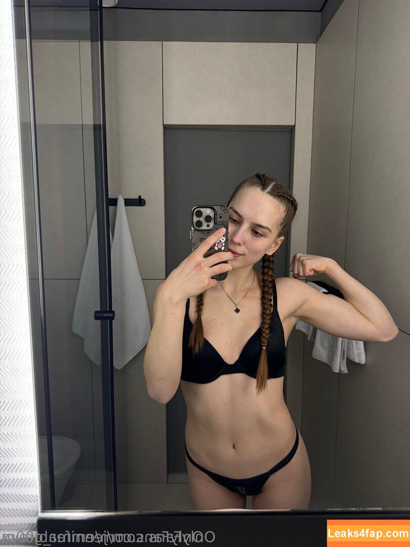 emmabl00m / mich2600 leaked photo photo #0175
