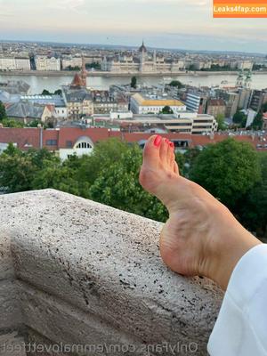 emmalovettfeet photo #0075