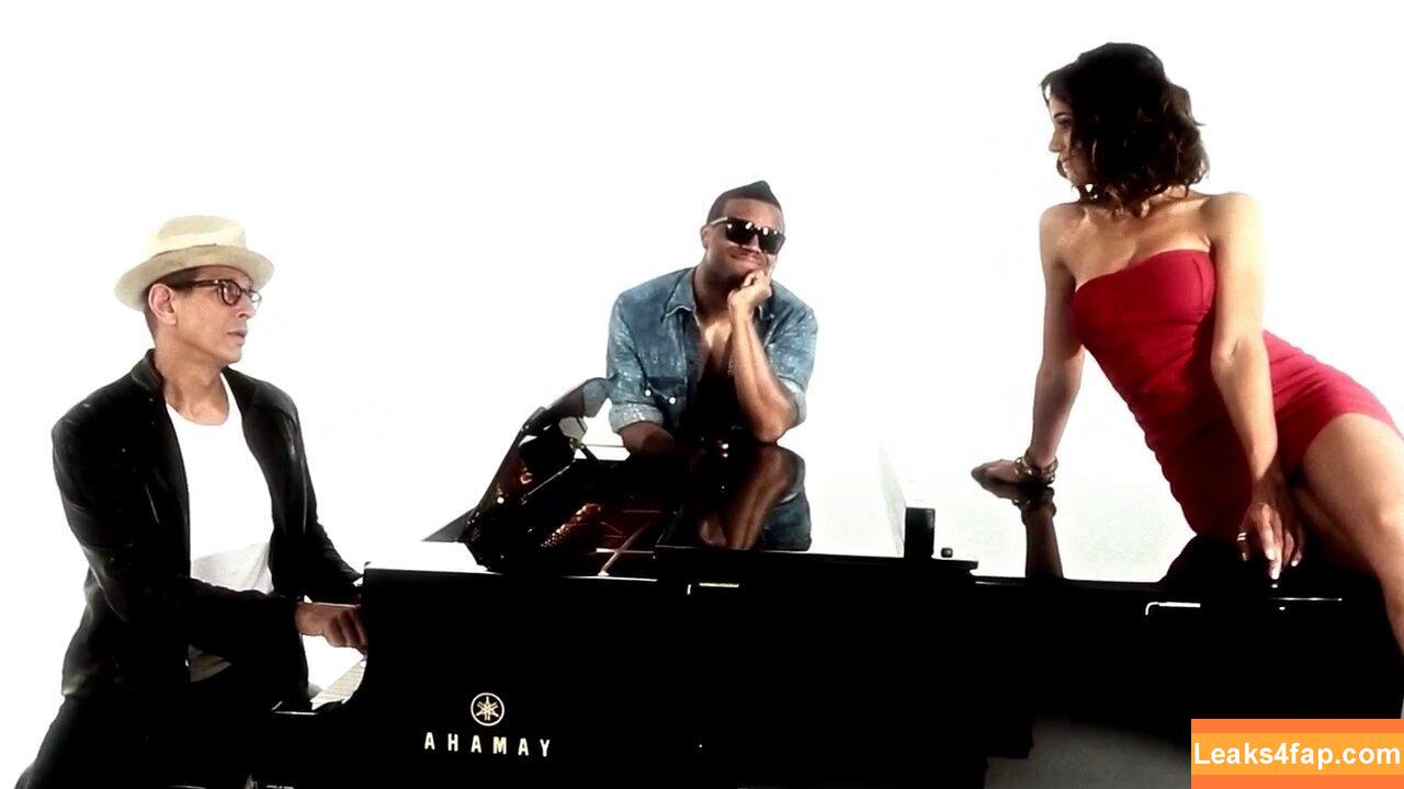 Emmanuelle Chriqui / Emmanuelle / echriqui слитое фото фото #0154