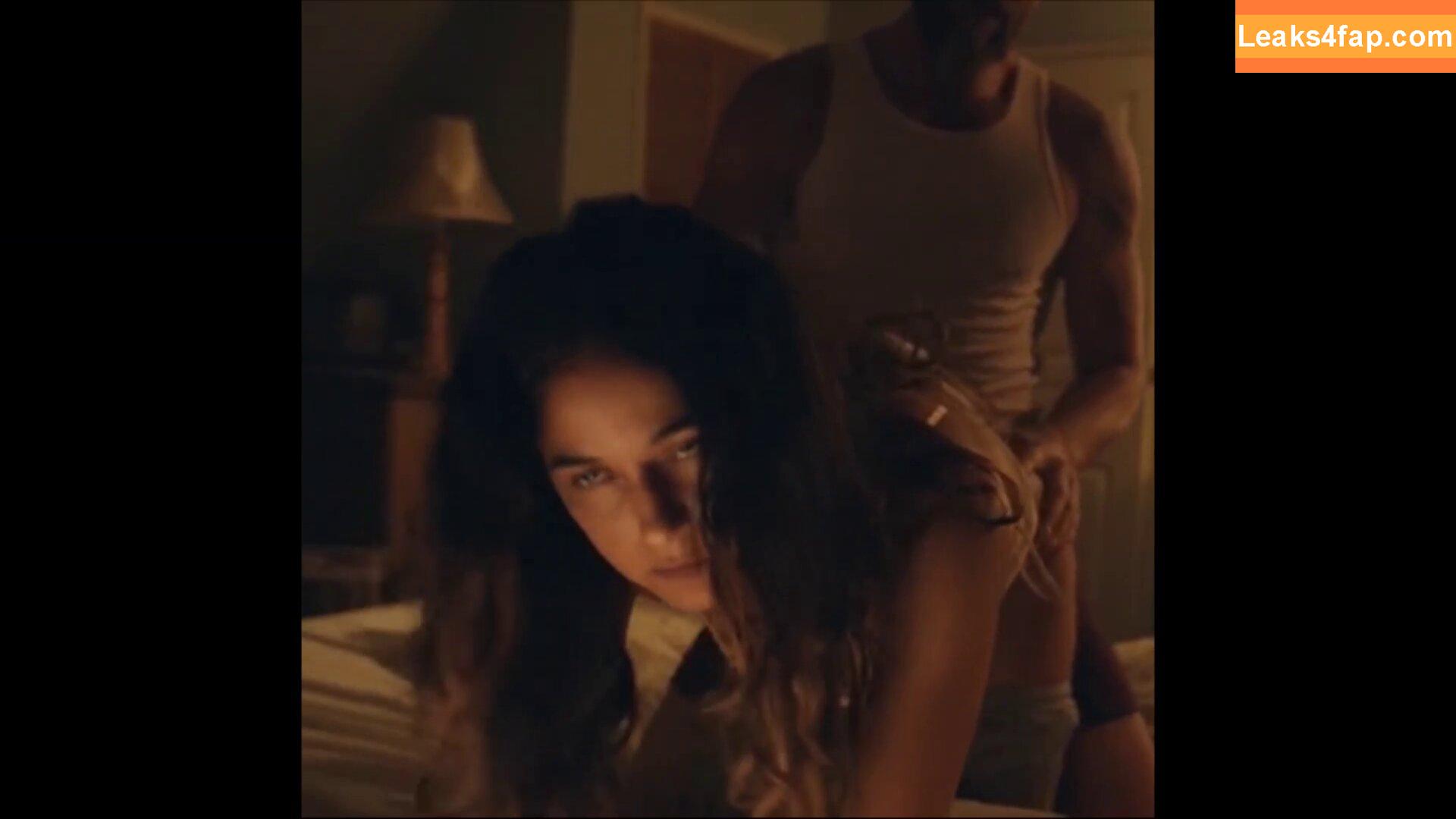 Emmanuelle Chriqui / Emmanuelle / echriqui leaked photo photo #0438