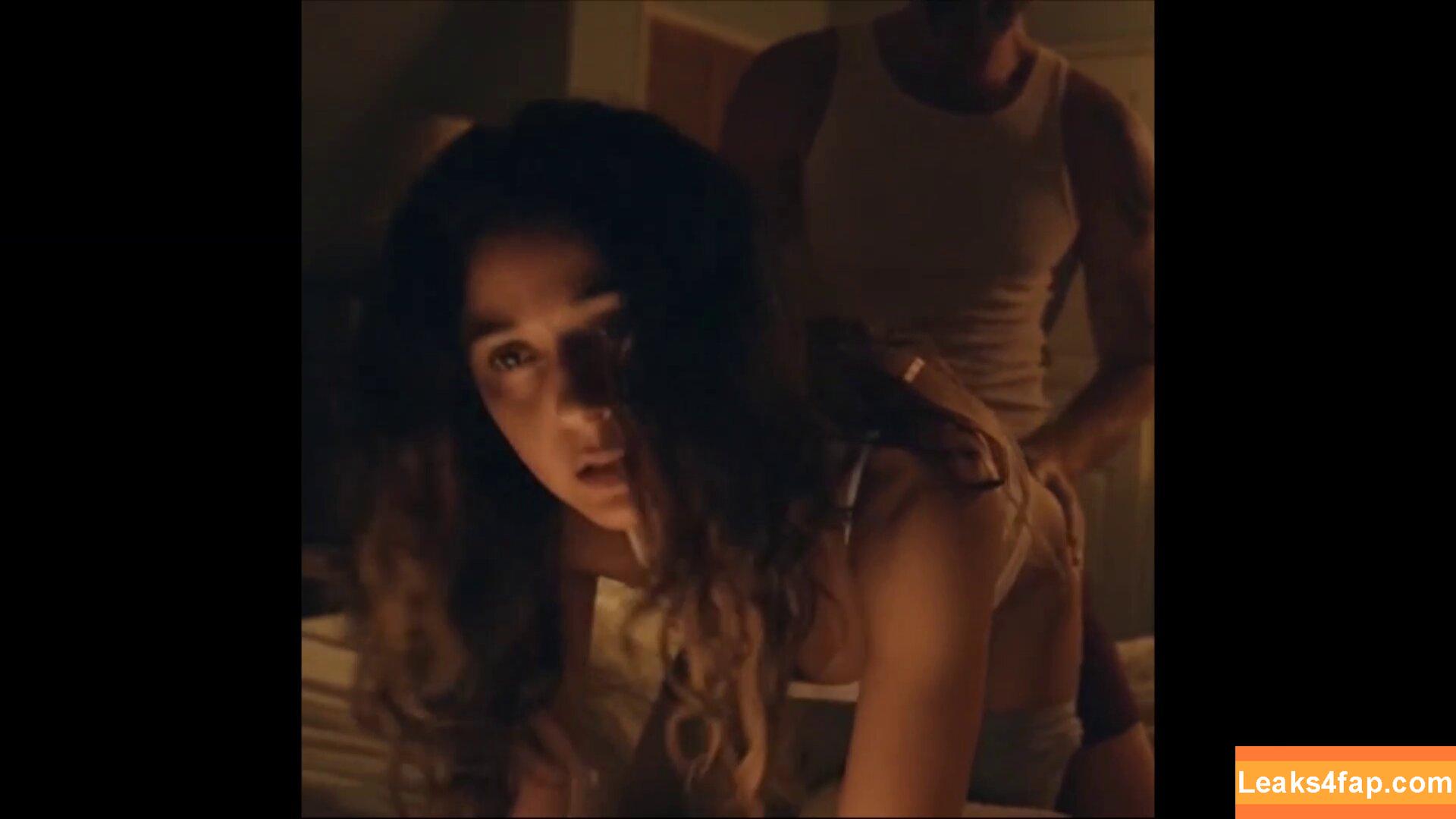 Emmanuelle Chriqui / Emmanuelle / echriqui leaked photo photo #0440