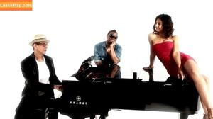 Emmanuelle Chriqui photo #0153