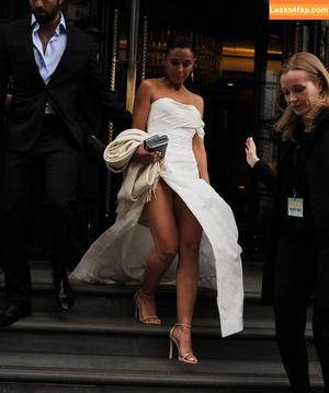 Emmanuelle Chriqui фото #0944