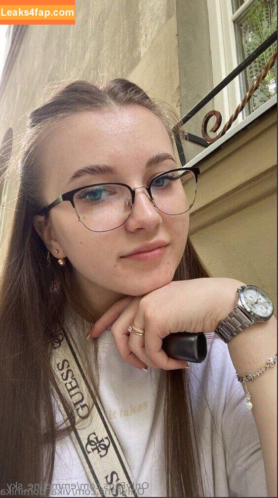 emmeline_sky /  leaked photo photo #0044