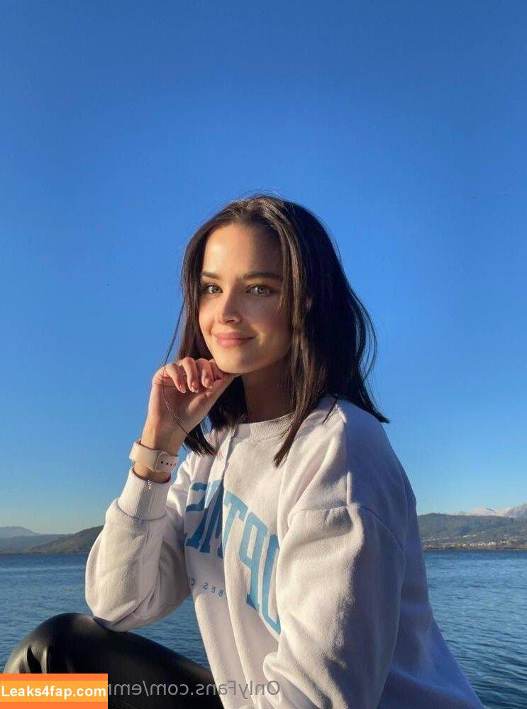 emmeline_sky /  leaked photo photo #0084