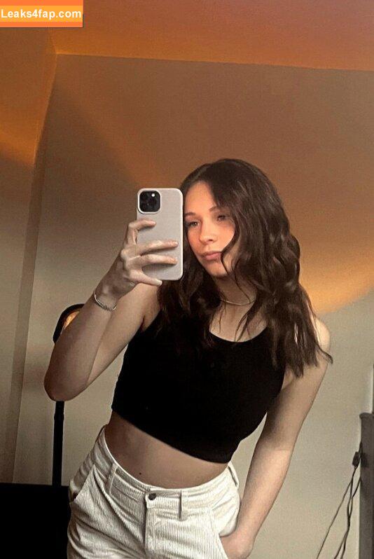 emmiejohnson / emmie_johnston leaked photo photo #0048