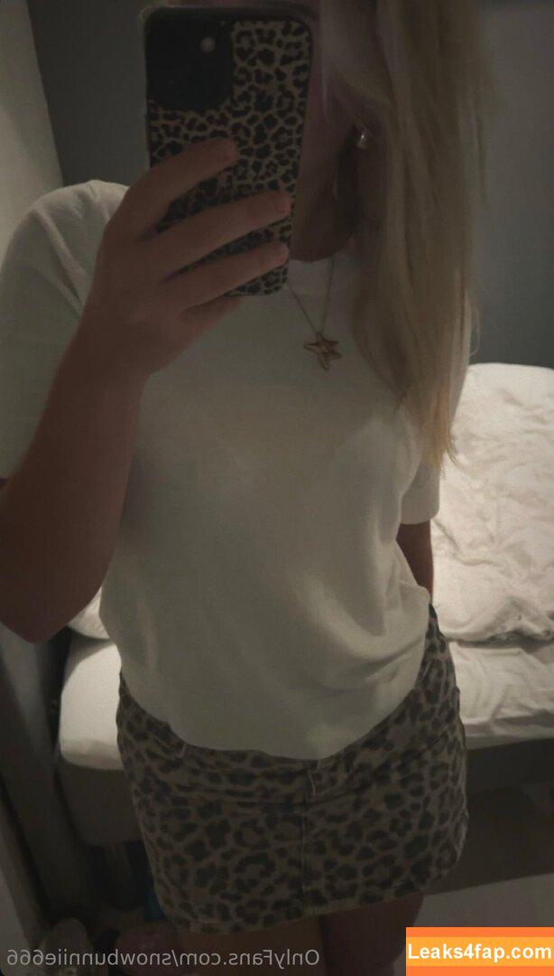 emmiis8 / emmi_xi leaked photo photo #0011