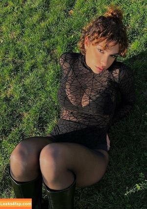 Emmy Tifrit photo #0033