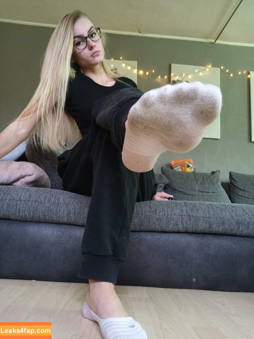 EmmysFeetAndSocks / emmyfeetandsocks / emmysfeetandso1 / theluckyguy_efs leaked photo photo #0024