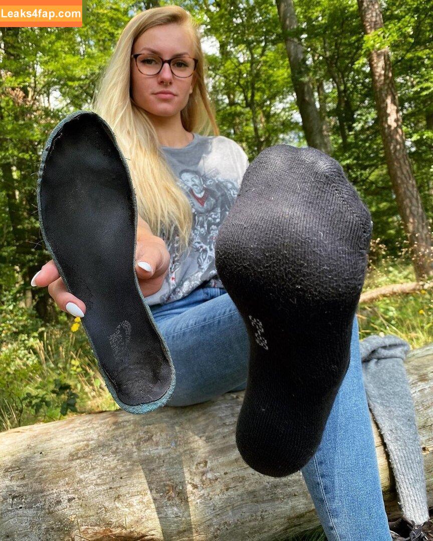 EmmysFeetAndSocks / emmyfeetandsocks / emmysfeetandso1 / theluckyguy_efs leaked photo photo #0045