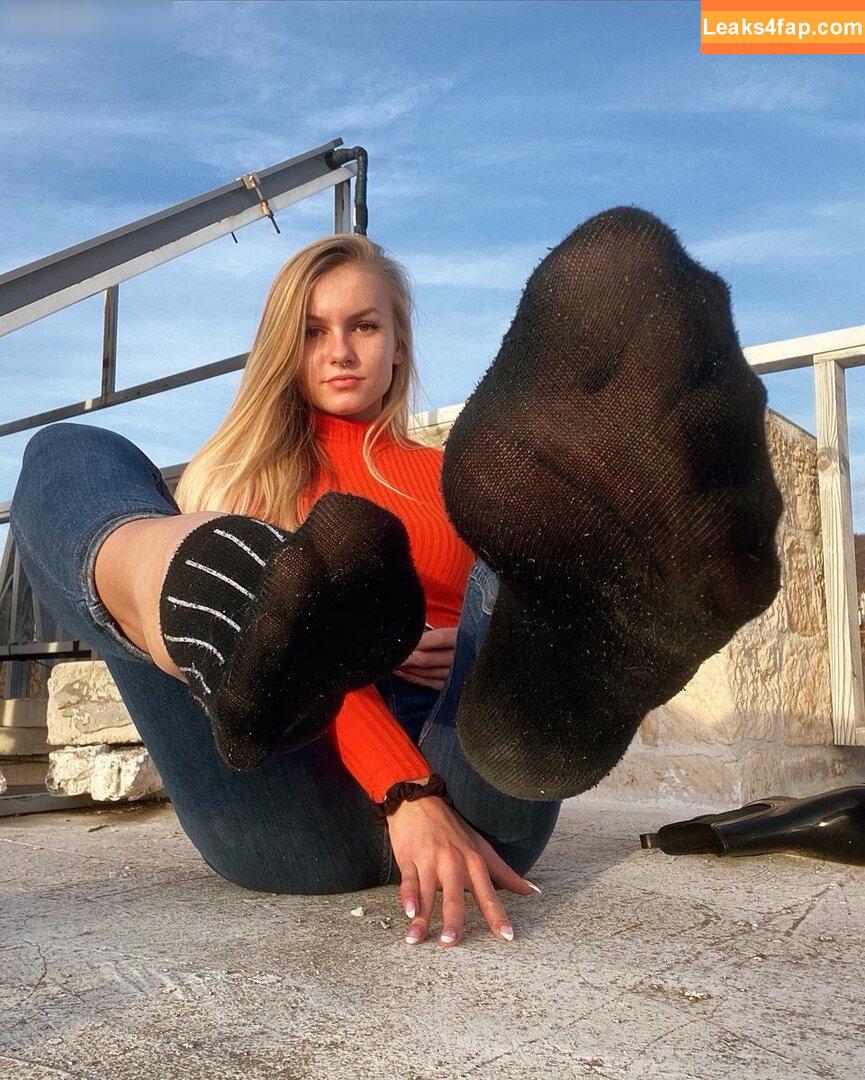 EmmysFeetAndSocks / emmyfeetandsocks / emmysfeetandso1 / theluckyguy_efs leaked photo photo #0054