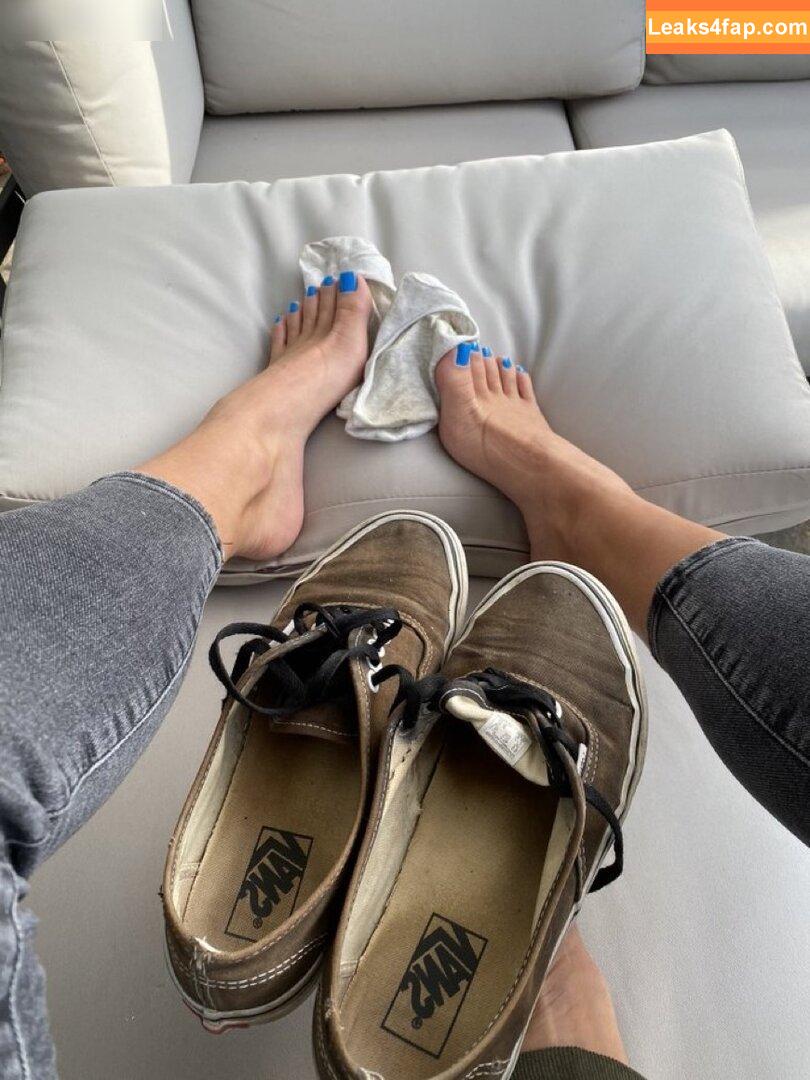 EmmysFeetAndSocks / emmyfeetandsocks / emmysfeetandso1 / theluckyguy_efs leaked photo photo #0097