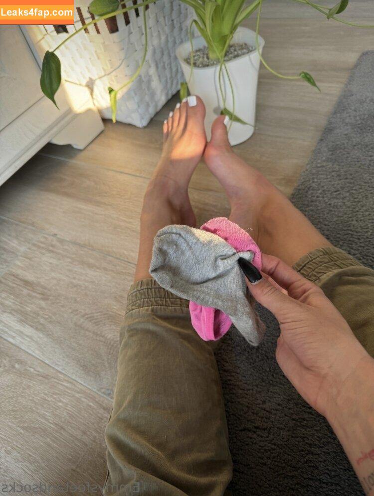 EmmysFeetAndSocks / emmyfeetandsocks / emmysfeetandso1 / theluckyguy_efs leaked photo photo #0228