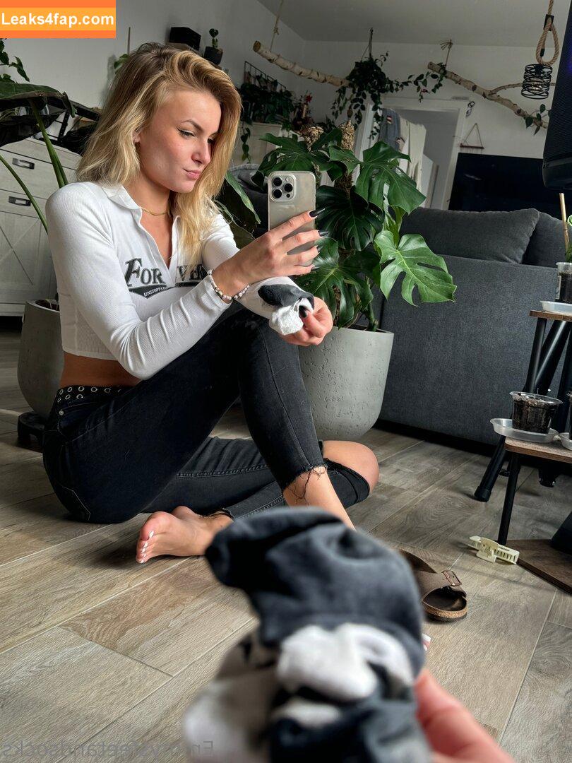 EmmysFeetAndSocks / emmyfeetandsocks / emmysfeetandso1 / theluckyguy_efs leaked photo photo #0273