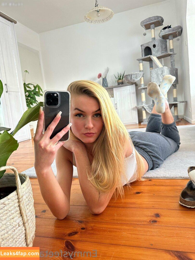 EmmysFeetAndSocks / emmyfeetandsocks / emmysfeetandso1 / theluckyguy_efs leaked photo photo #0469