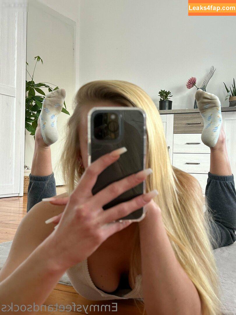 EmmysFeetAndSocks / emmyfeetandsocks / emmysfeetandso1 / theluckyguy_efs leaked photo photo #0471