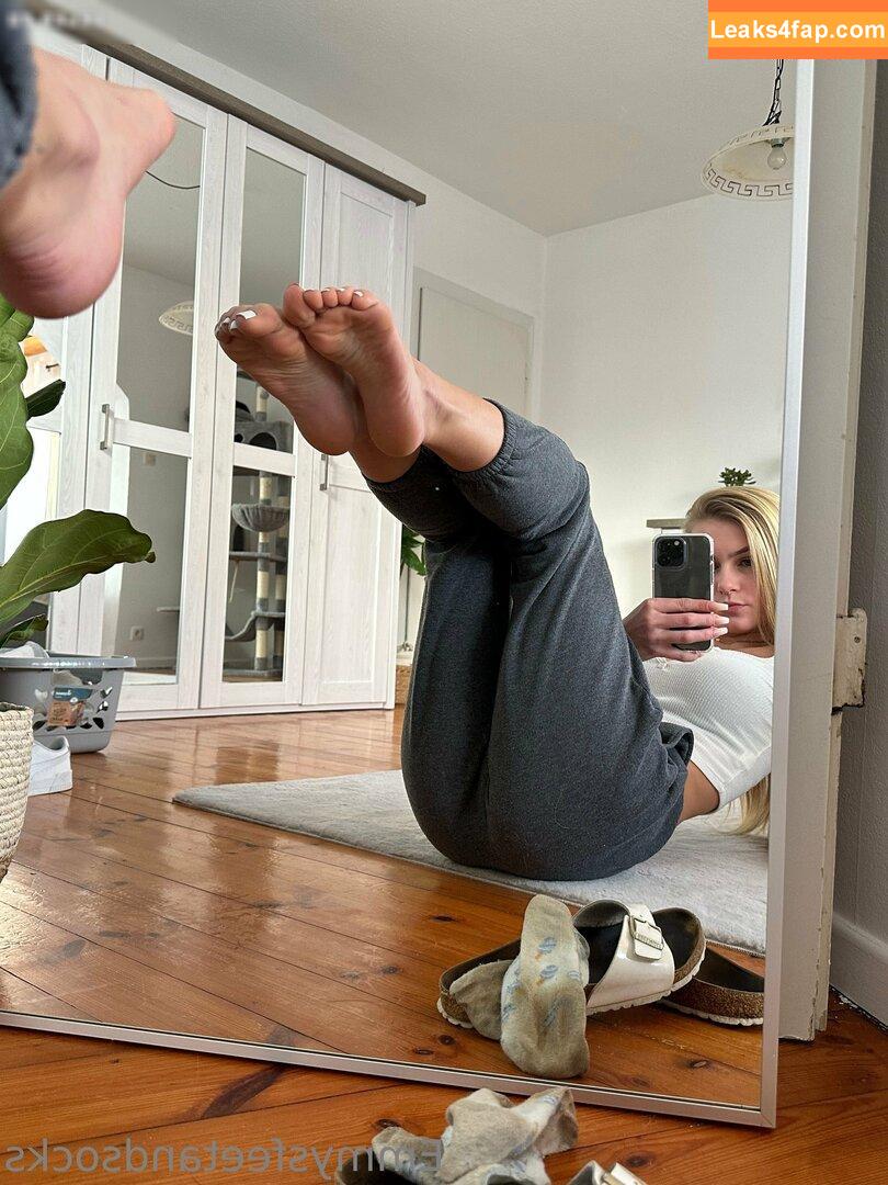 EmmysFeetAndSocks / emmyfeetandsocks / emmysfeetandso1 / theluckyguy_efs leaked photo photo #0490