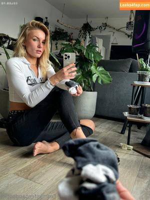 EmmysFeetAndSocks photo #0291