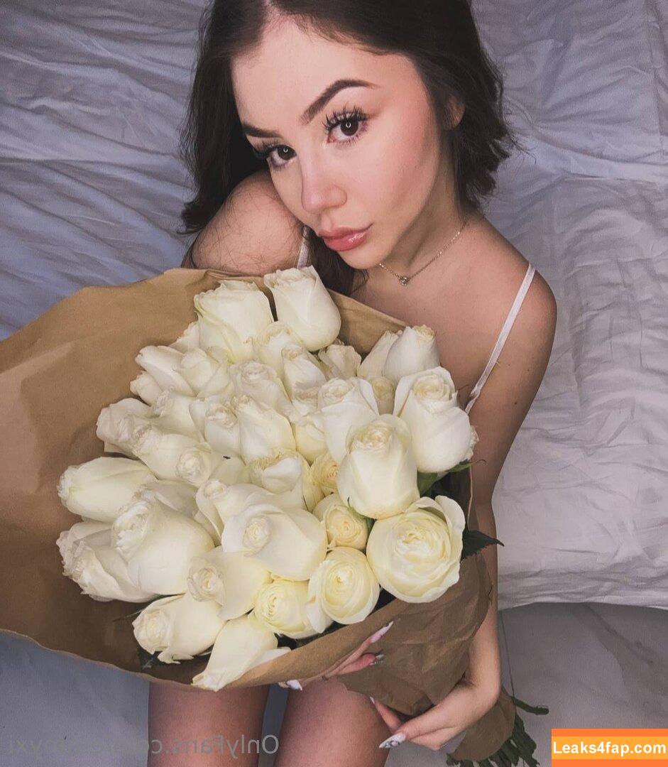 emmyxi / emmi_xi leaked photo photo #0027