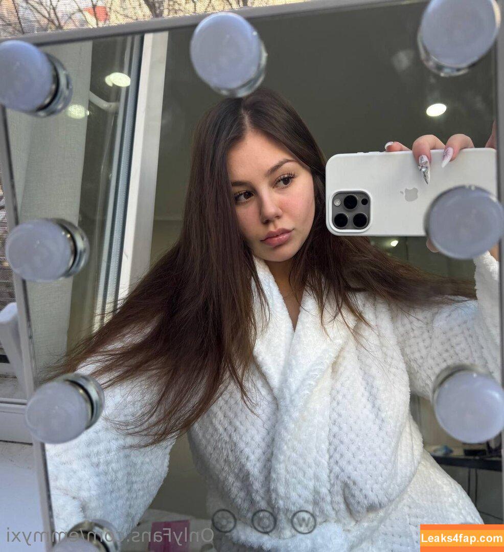 emmyxi / emmi_xi leaked photo photo #0028
