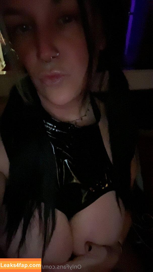 emobabe1331 / emobabiex leaked photo photo #0036