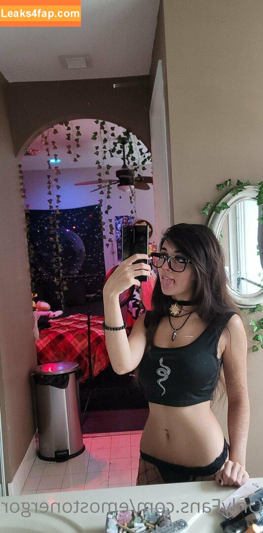 Emostonergorl / Obvious_Confusion699 / emo.stoner.gorl / smolstarcaster слитое фото фото #0011