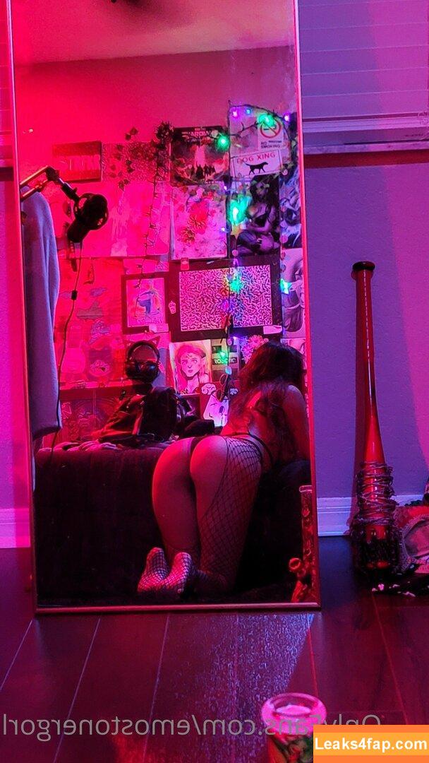 Emostonergorl / Obvious_Confusion699 / emo.stoner.gorl / smolstarcaster слитое фото фото #0023