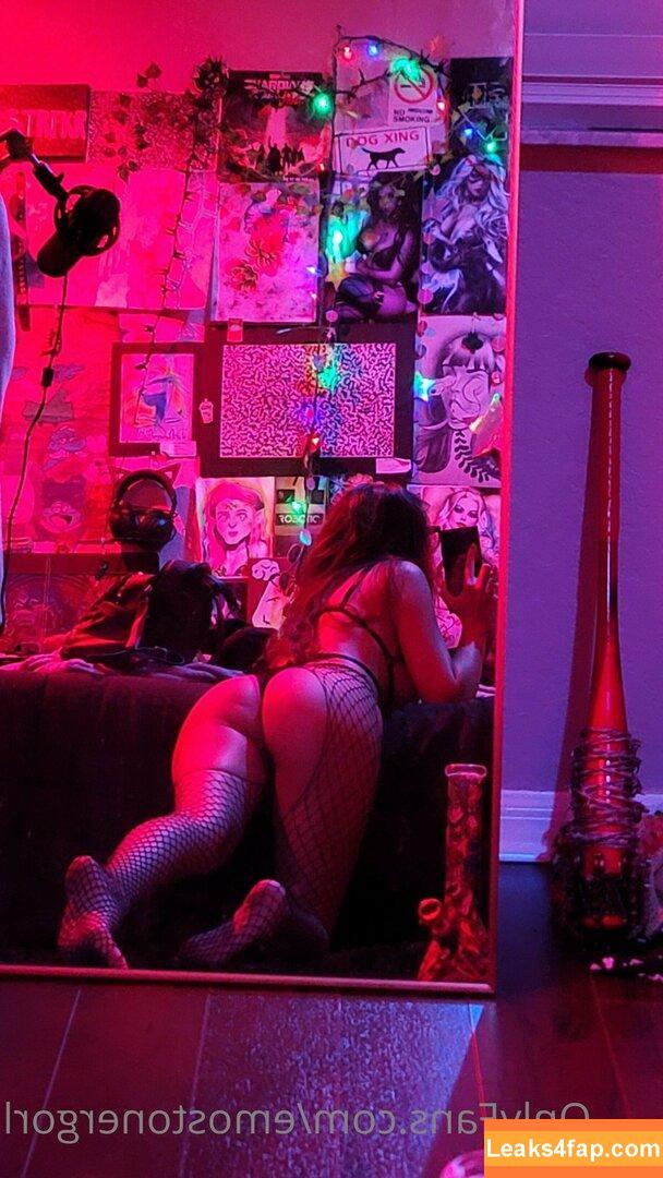 Emostonergorl / Obvious_Confusion699 / emo.stoner.gorl / smolstarcaster слитое фото фото #0024