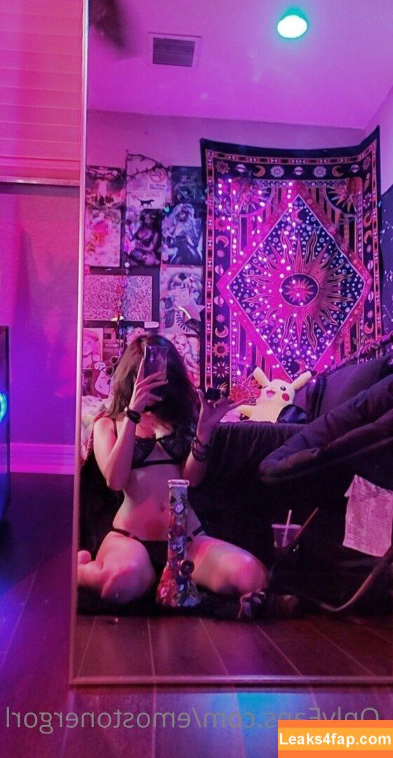 Emostonergorl / Obvious_Confusion699 / emo.stoner.gorl / smolstarcaster слитое фото фото #0029