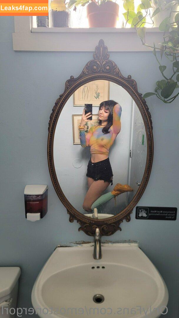 Emostonergorl / Obvious_Confusion699 / emo.stoner.gorl / smolstarcaster слитое фото фото #0071