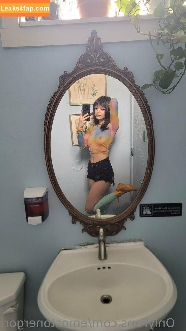 Emostonergorl / Obvious_Confusion699 / emo.stoner.gorl / smolstarcaster слитое фото фото #0072