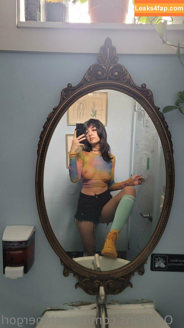 Emostonergorl / Obvious_Confusion699 / emo.stoner.gorl / smolstarcaster слитое фото фото #0073