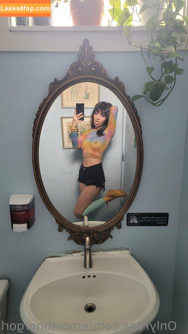 Emostonergorl / Obvious_Confusion699 / emo.stoner.gorl / smolstarcaster слитое фото фото #0075