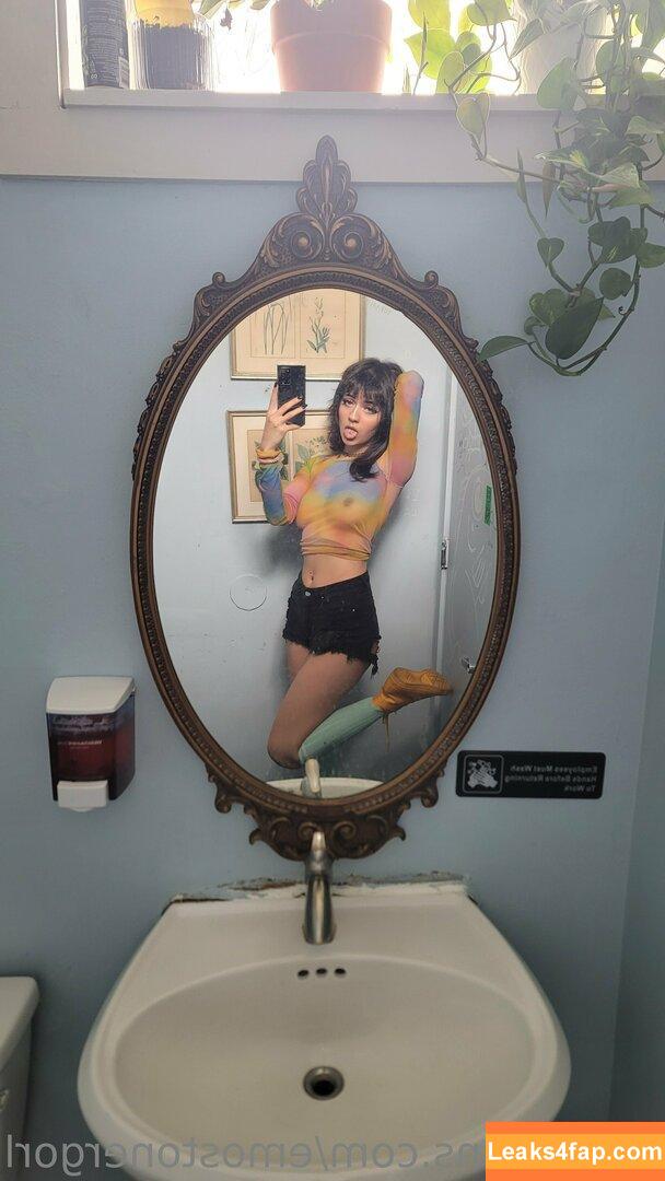 Emostonergorl / Obvious_Confusion699 / emo.stoner.gorl / smolstarcaster слитое фото фото #0077