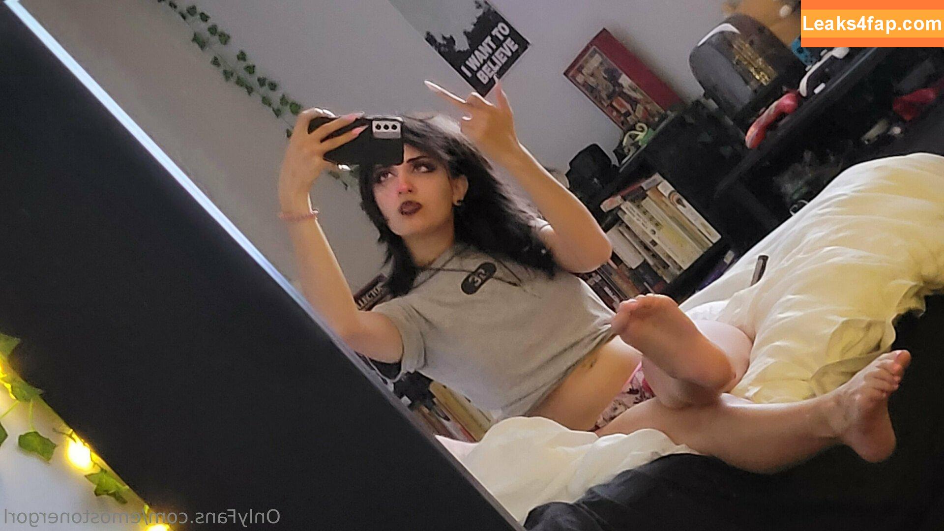 Emostonergorl / Obvious_Confusion699 / emo.stoner.gorl / smolstarcaster слитое фото фото #0193