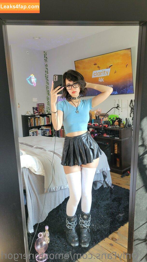 Emostonergorl / Obvious_Confusion699 / emo.stoner.gorl / smolstarcaster слитое фото фото #0221
