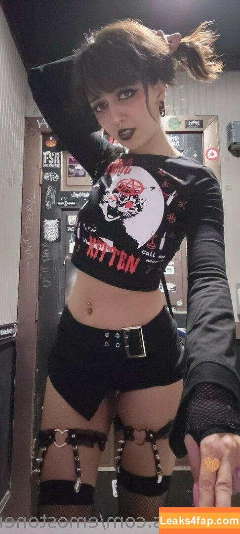 Emostonergorl / Obvious_Confusion699 / emo.stoner.gorl / smolstarcaster leaked photo photo #0227