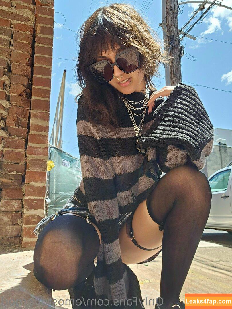 Emostonergorl / Obvious_Confusion699 / emo.stoner.gorl / smolstarcaster leaked photo photo #0236