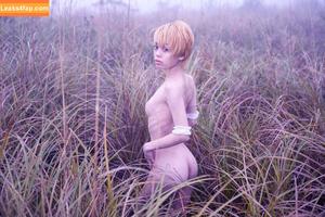 EmotionalBirdy photo #0015