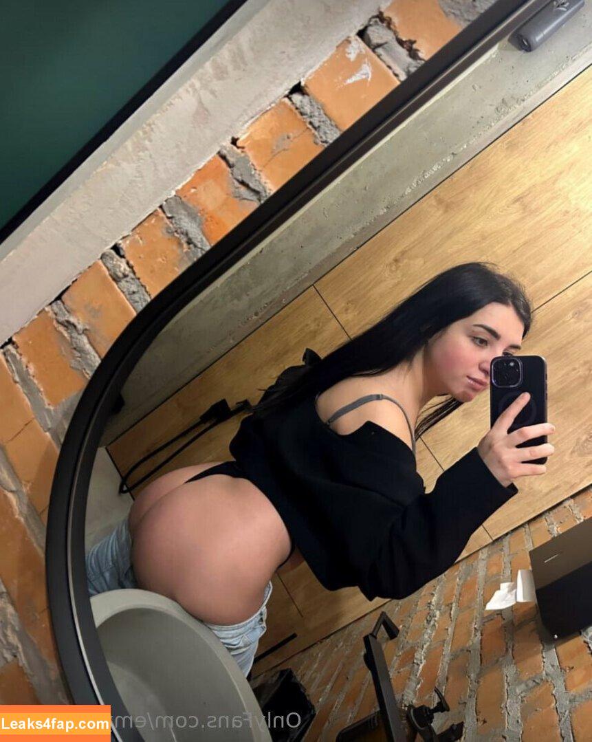 emy_isabelle / emy_isabel leaked photo photo #0178
