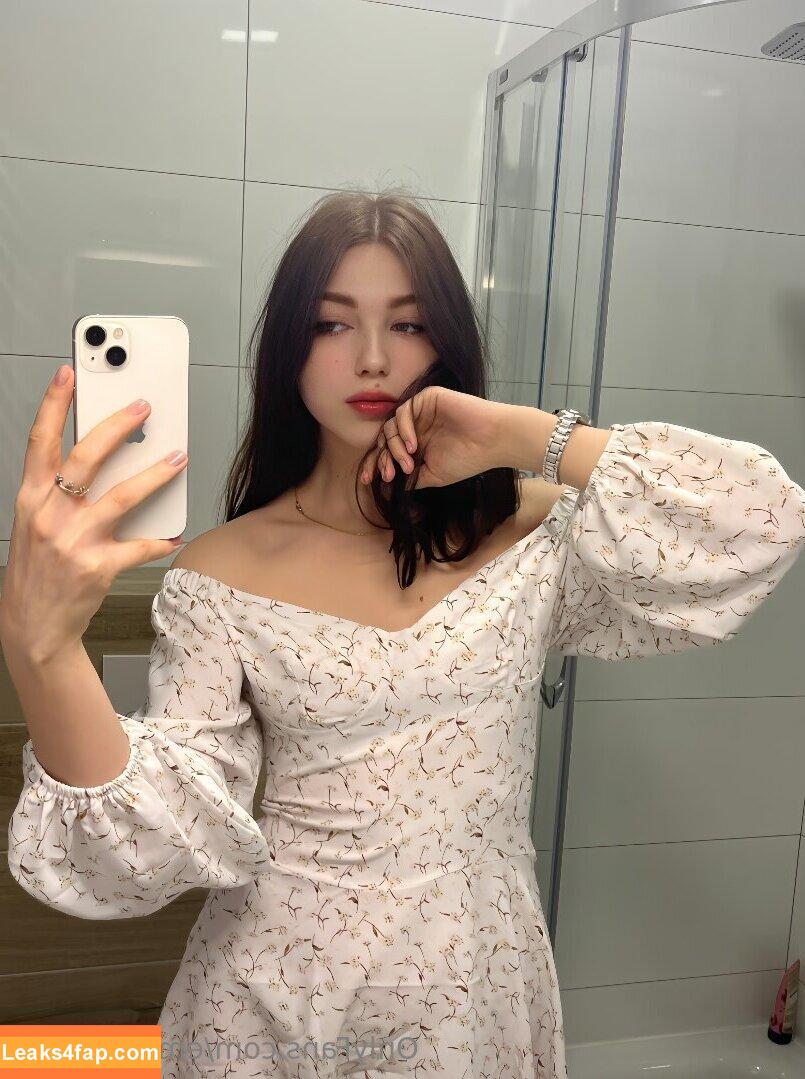 emy_isabelle / emy_isabel leaked photo photo #0209