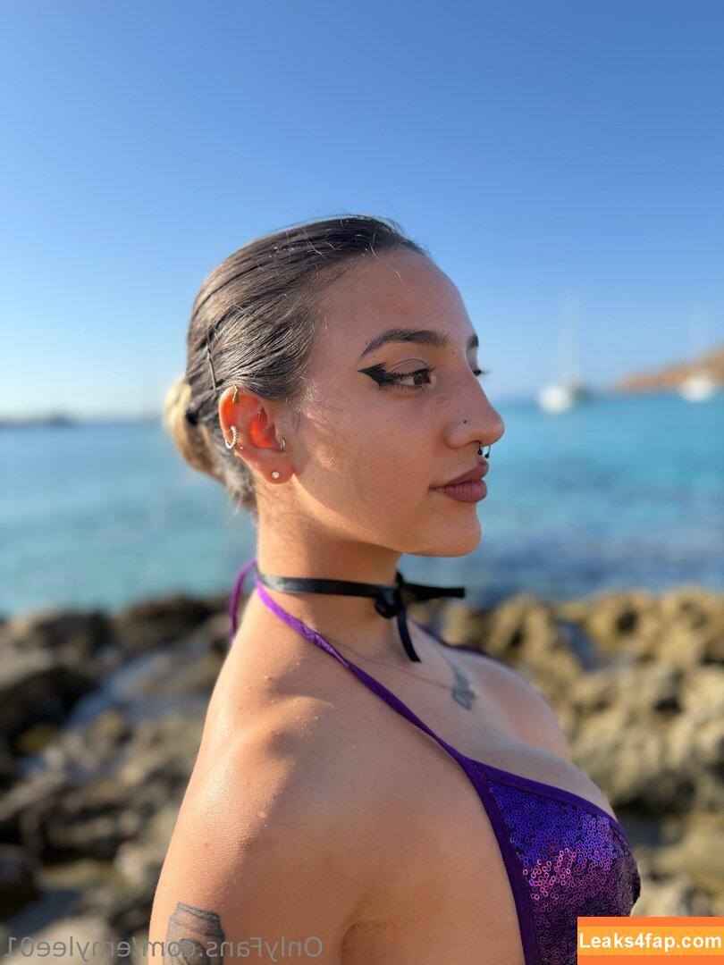 emylee01 /  leaked photo photo #0040