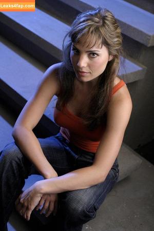 Erica Durance photo #0014