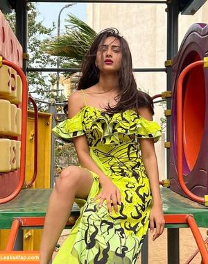 Erica Fernandes photo #0005