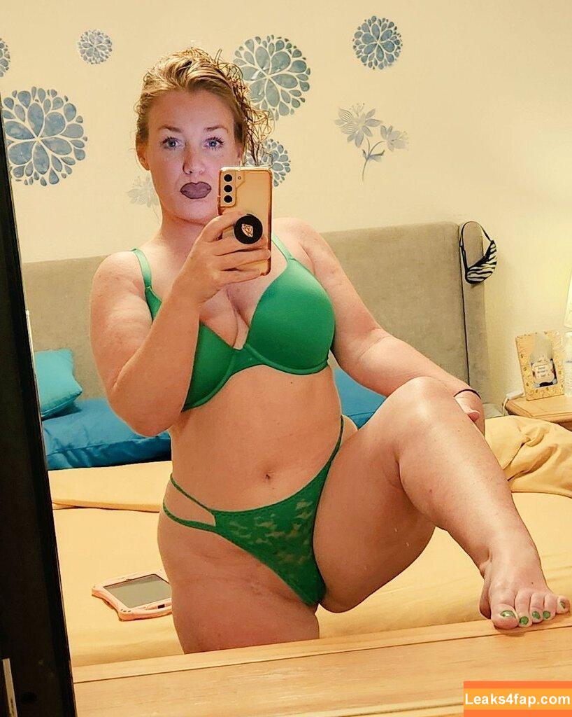 Erika Beverly / Thiccginger1888 / YourFavGinger88 / eribev leaked photo photo #0001