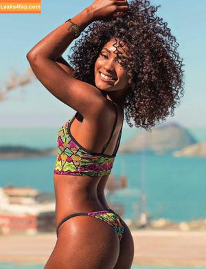 Erika Januza photo #0001