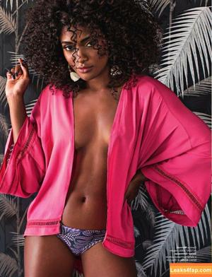 Erika Januza photo #0005