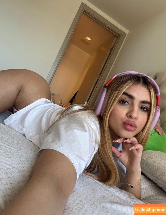erikita_cmg /  leaked photo photo #0009