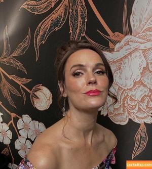 Erin Cahill photo #0050